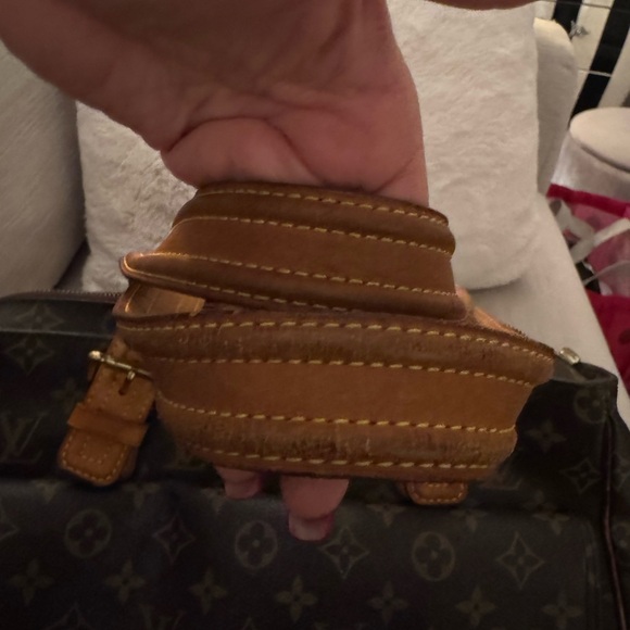 - Louis Vuitton Multipli Cite - Picture 8 of 13